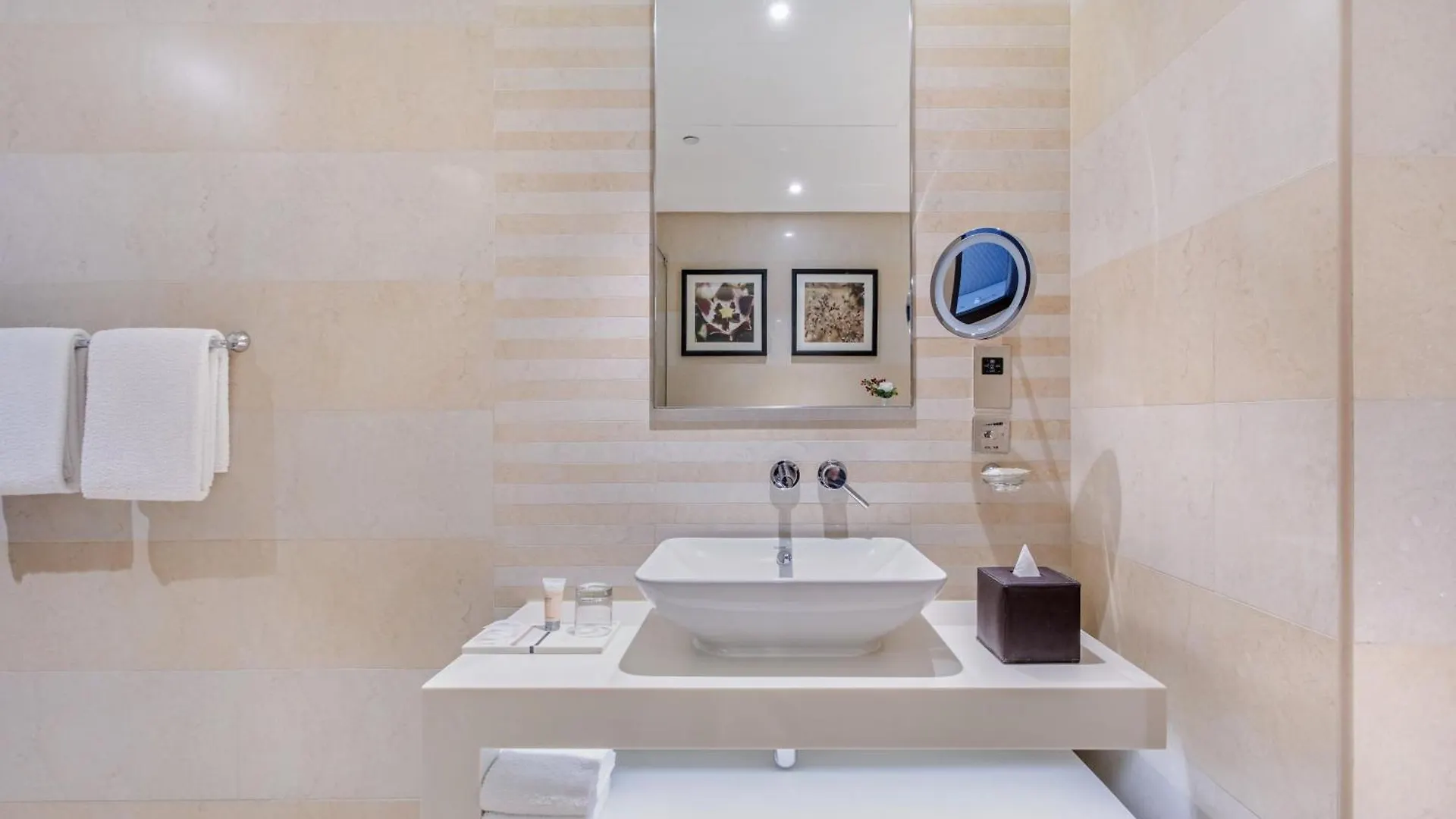 Spacious Studio Apartment In Hyatt Regency Dubai Creek Heights By The S Holiday Homes